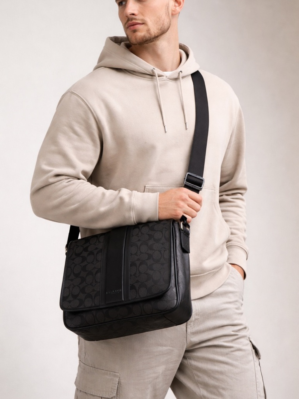 Coach Black Messenger Crossbody Bag  Y2K Unisex Wide Strap Crossbody - Picture 3 of 14